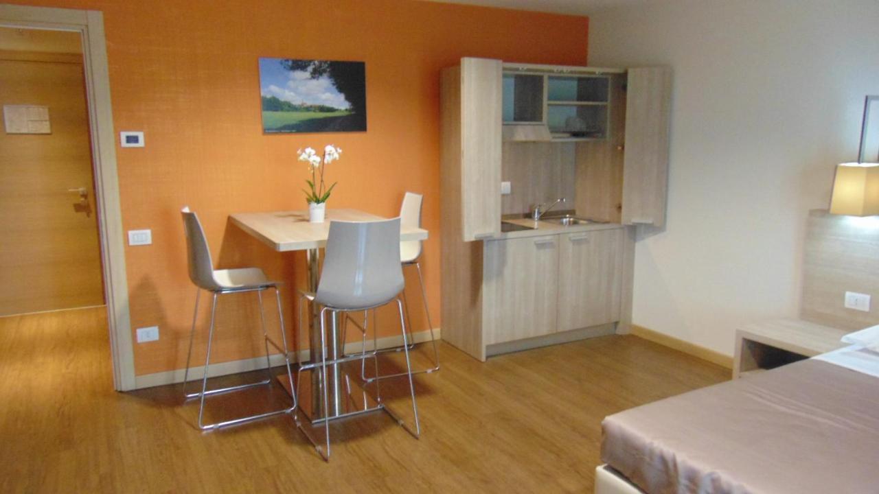 Turin Airport Hotel & Residence San Francesco al Campo Exteriér fotografie