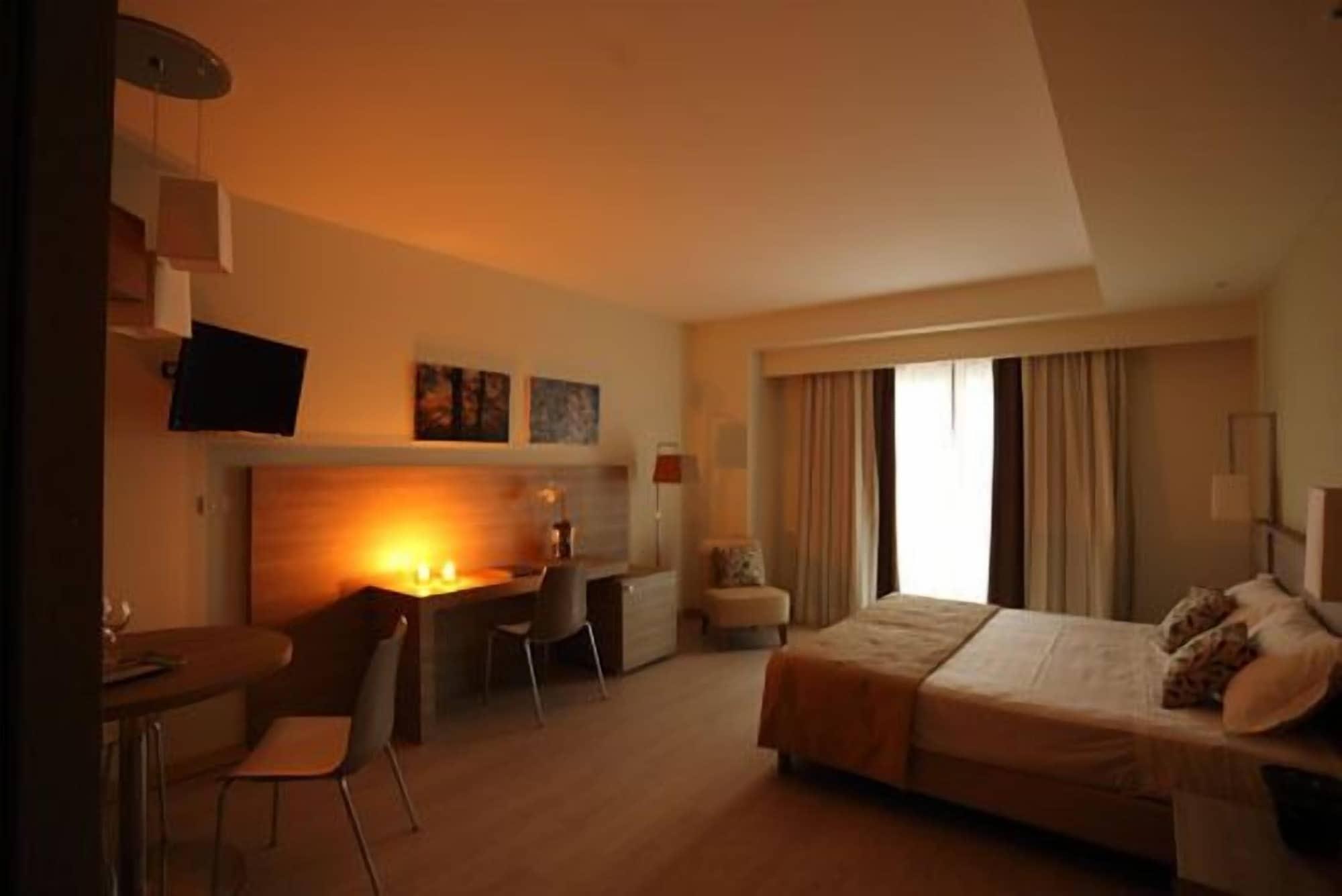 Turin Airport Hotel & Residence San Francesco al Campo Exteriér fotografie